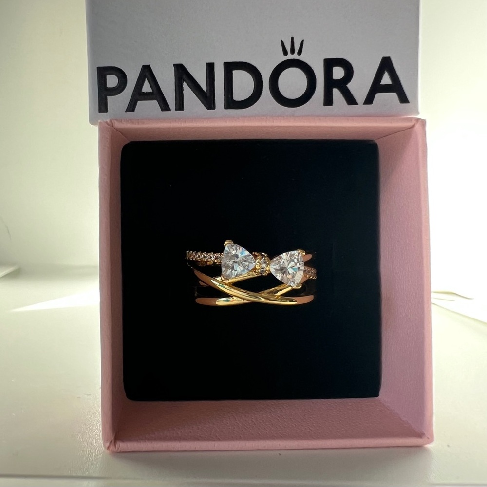 Pandora Sparkling Bow & Crossover Band Ring